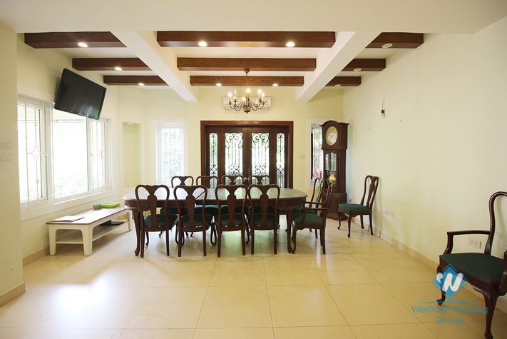 A huge 5  bedroom villa with indoor swimming pool for rent in Vuon Dao